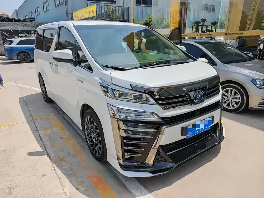 Toyota Crown Vellfire 2023