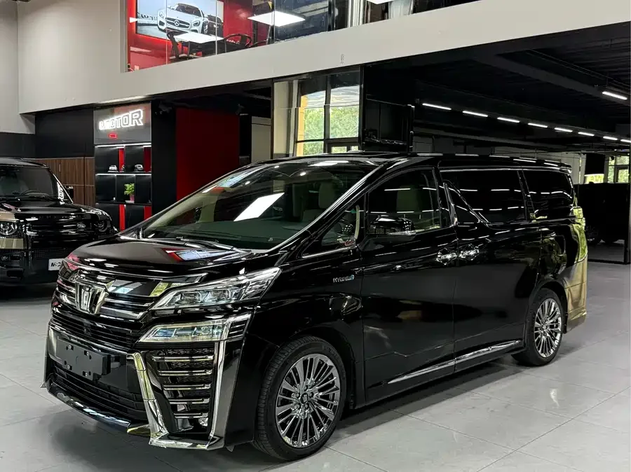 Toyota Crown Vellfire 2022