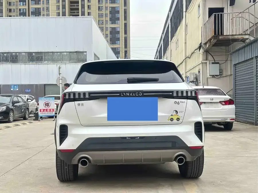Lynk & Co 06 EM-P Lynk & Co 06 EM-P 2022 PHEV 84KM Endurance Edition Pro 2022 — миниатюра 5
