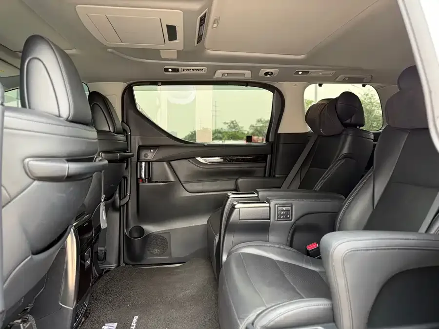 Toyota Crown Vellfire Vellfire 2023 Crown Hybrid 2.5L HV Luxury Edition 2023 — миниатюра 5