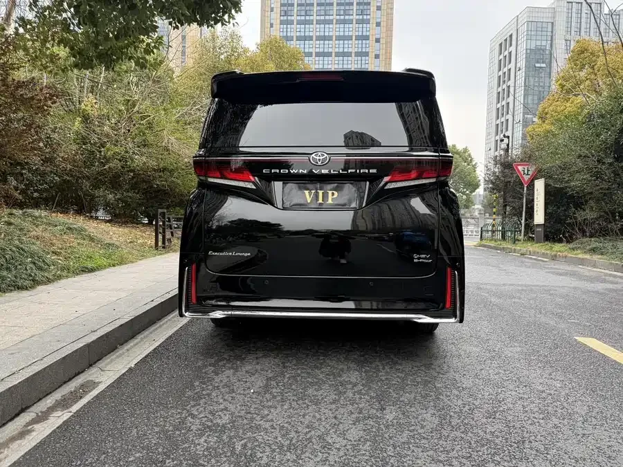 Toyota Crown Vellfire Vellfire 2024 Crown Hybrid 2.5L Supreme Executive Edition 2024 — миниатюра 5