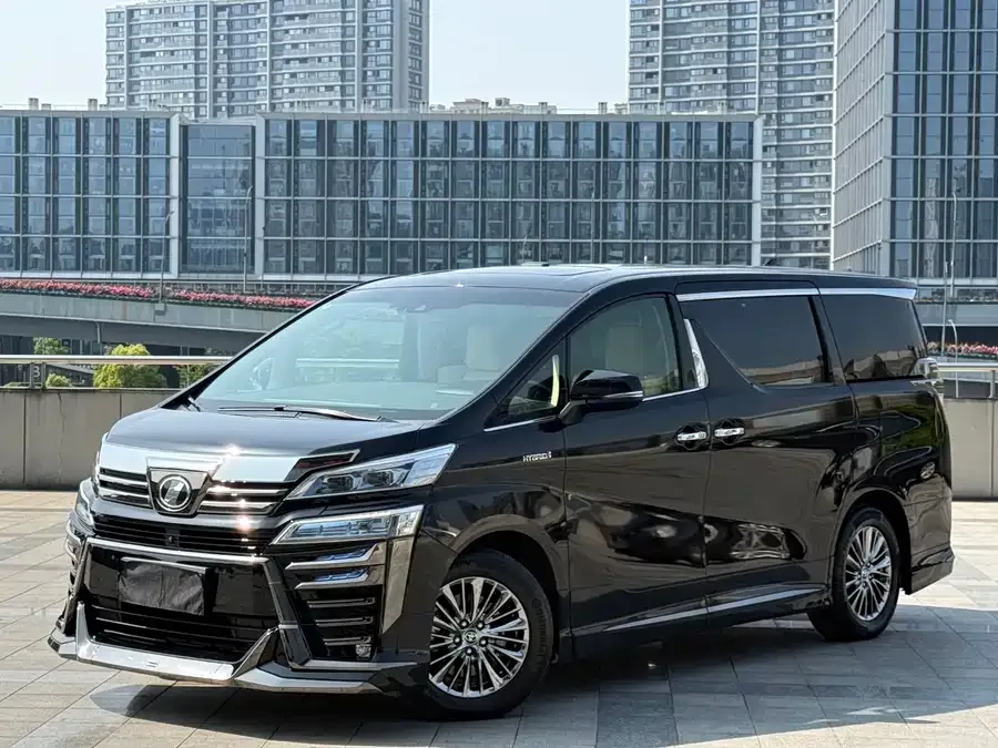 Toyota Crown Vellfire 2022