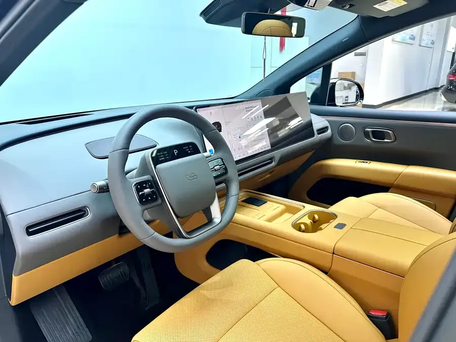 Li Auto i6 Li Auto i6 2025 AWD Standard Edition 2026 — миниатюра 3