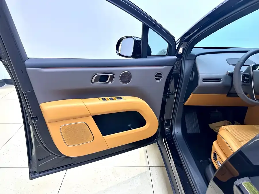 Li Auto i6 Li Auto i6 2025 AWD Standard Edition 2026 — миниатюра 5