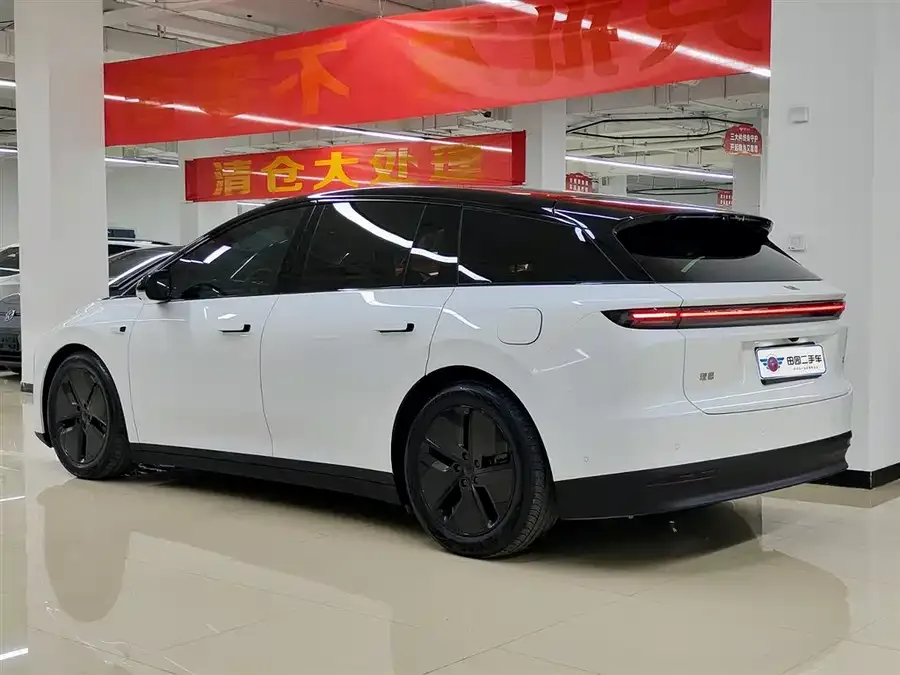 Li Auto i6 Ideal i6 2025 two-wheel drive standard version 2026 — миниатюра 4