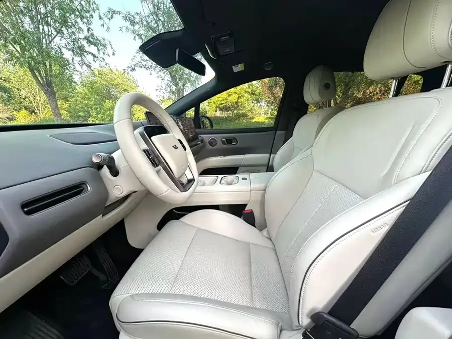 Li Auto i6 Ideal i6 2025 two-wheel drive standard version 2026 — миниатюра 2
