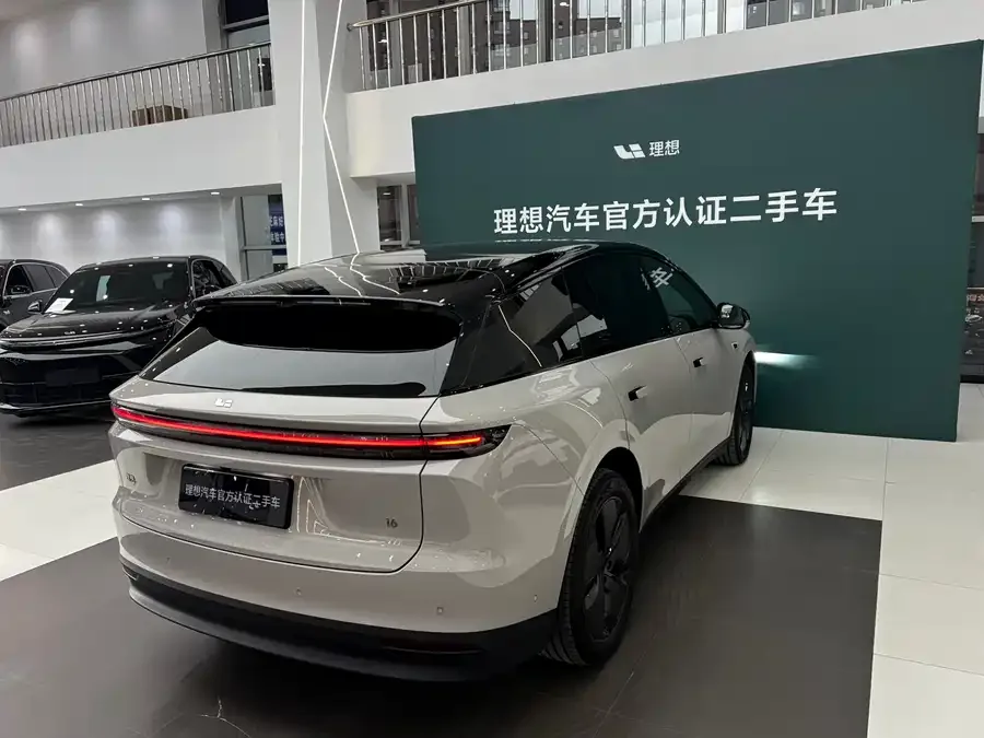 Li Auto i6 Ideal i6 2025 two-wheel drive standard version 2025 — миниатюра 4