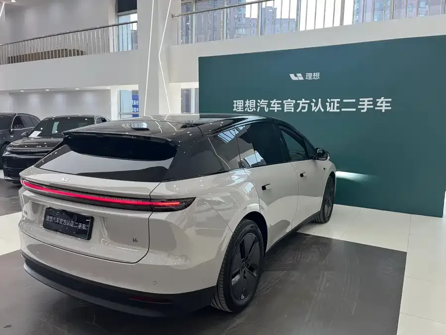 Li Auto i6 Ideal i6 2025 two-wheel drive standard version 2025 — миниатюра 4