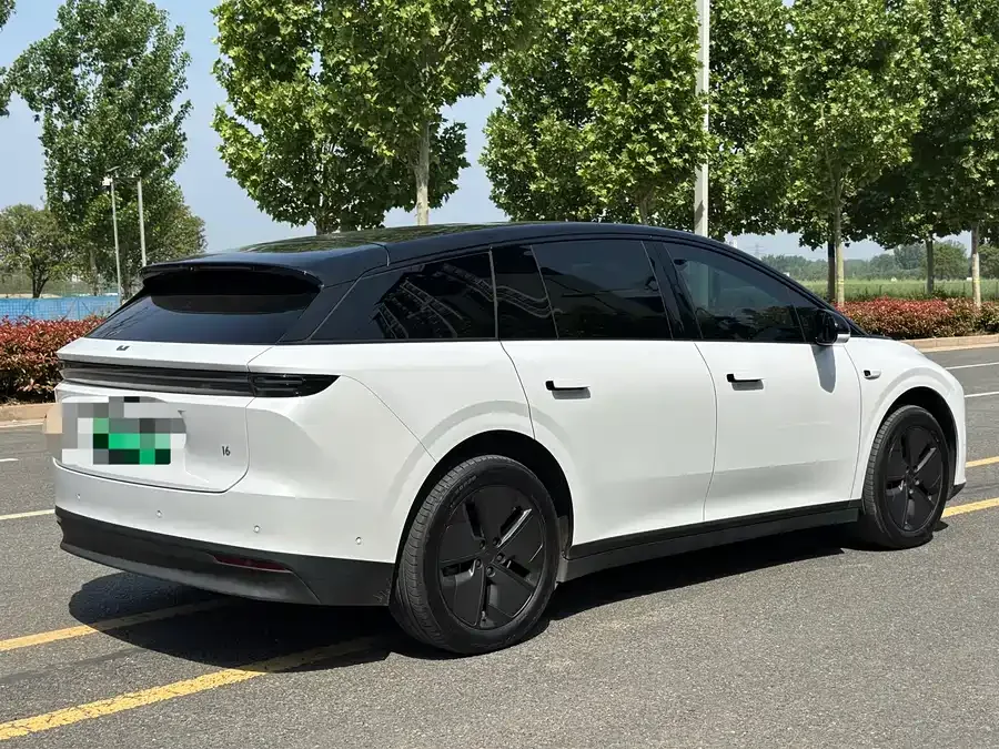 Li Auto i6 Ideal i6 2025 two-wheel drive standard version 2025 — миниатюра 3