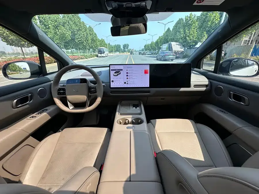 Li Auto i6 Ideal i6 2025 two-wheel drive standard version 2025 — миниатюра 4
