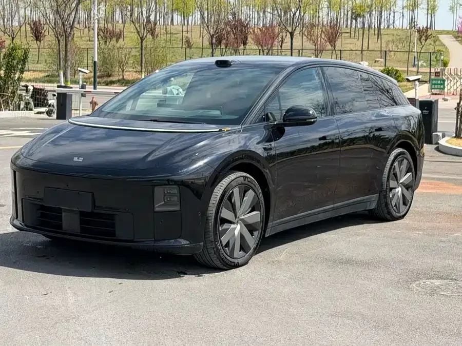 Li Auto i6 2025