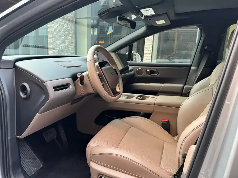 Li Auto i6 Li Auto i6 2025 AWD Standard Edition 2026 — миниатюра 2