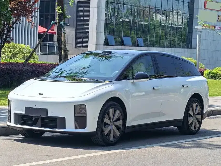 Li Auto i6 2025