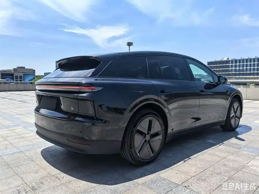 Li Auto i6 Ideal i6 2025 two-wheel drive standard version 2025 — миниатюра 2