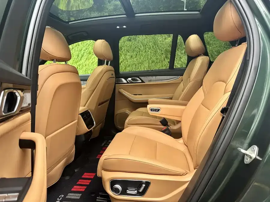 Lynk & Co 09 EM-P Lynk & Co 09 EM-P 2024 2.0TD EM-P 4WD ULTRA 6 seats 2024 — миниатюра 3