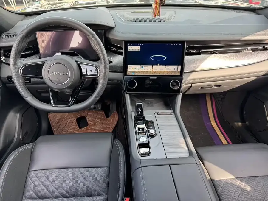 Lynk & Co 09 EM-P Lynk & Co 09 EM-P 2021 2.0T PHEV Ultra six-seater 2022 — миниатюра 3