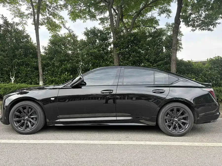 Cadillac CT5 2025 28T Track Performance Edition 2025 — миниатюра 5