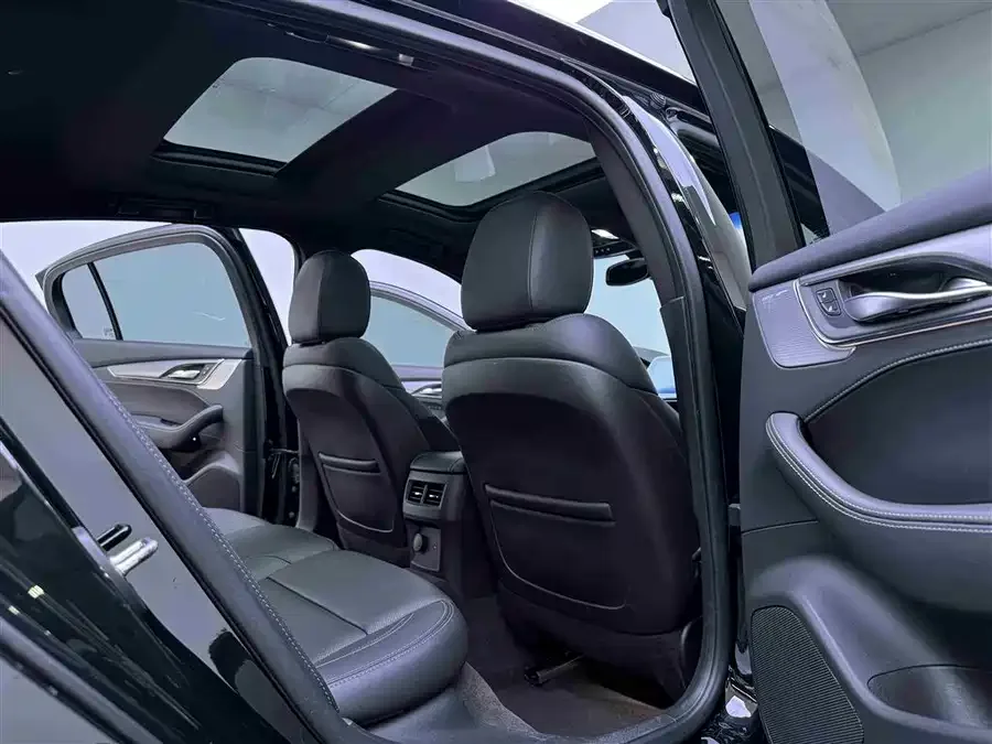Cadillac CT5 2022 28T Premium Edition 2022 — миниатюра 3