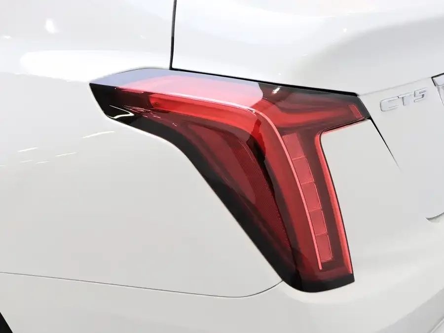 Cadillac CT5 2022 28T Premium Edition 2023 — миниатюра 3