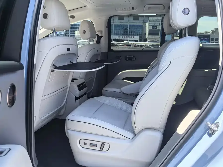 Li Ideal i8 Ideal i8 2025 Standard Edition 2025 — миниатюра 4