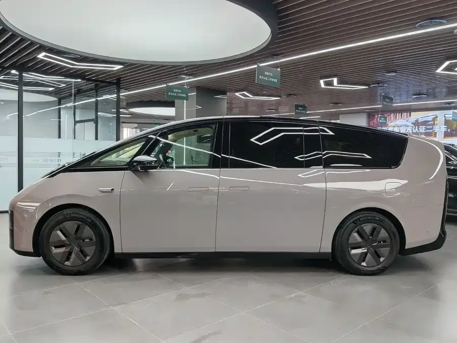 Li Xiang MEGA Ideal MEGA 2025 Ultra Smart New Edition 2025 — миниатюра 2