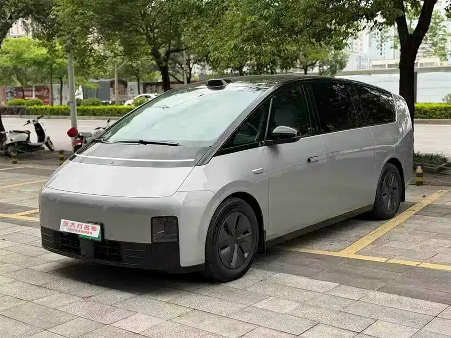 Li Xiang MEGA 2025