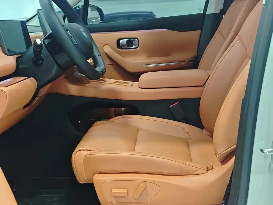 Leapmotor C10 Leapmoo C10 2024 530 Comfort Edition 2025 — миниатюра 3