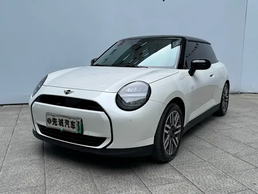 MINI electric COOPER Electric MINI COOPER 2025 456km COOPER E Classic 2025 — фото 1, купить с доставкой в Москву