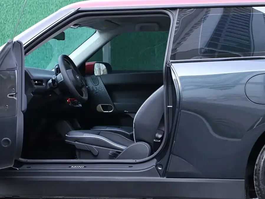 MINI electric COOPER Electric MINI COOPER 2024 456km COOPER E Classic 2025 — миниатюра 5