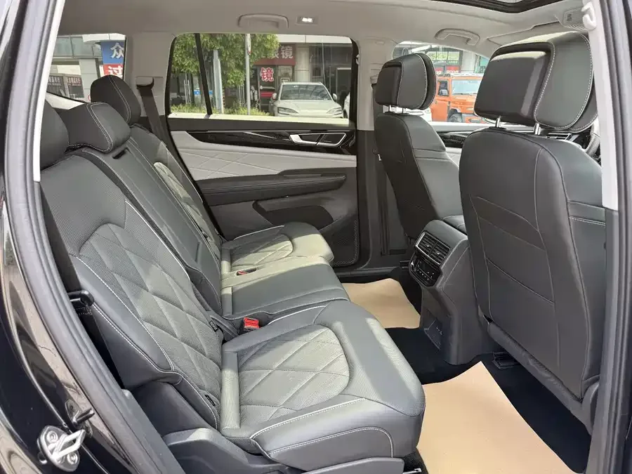 Volkswagen Teramont 2024 Touron 380TSI 4WD Longxiang Edition 2025 — миниатюра 4