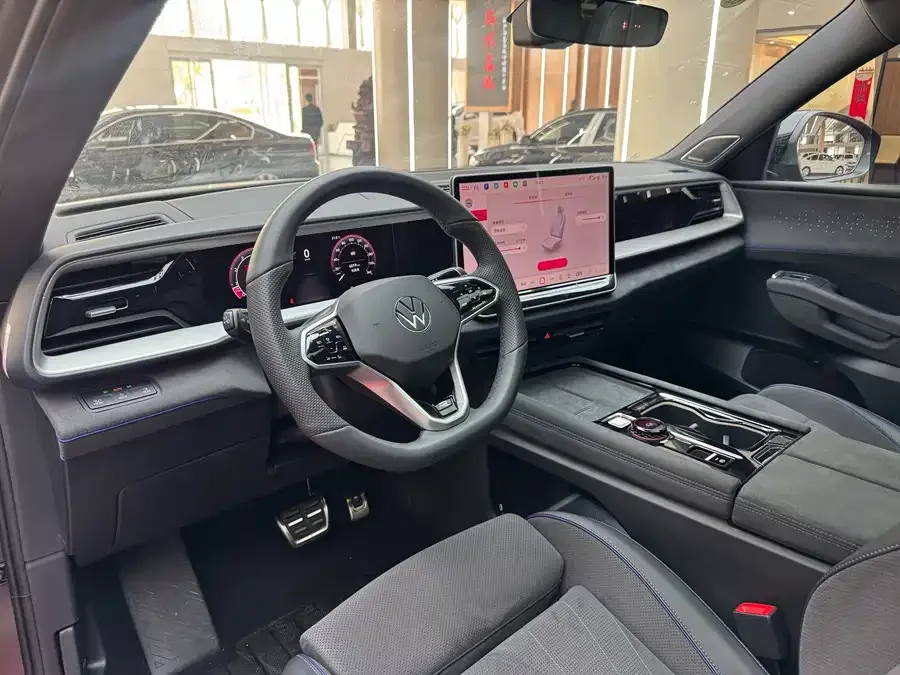 Volkswagen Teramont 2025 Touron Pro 450TSI 4WD Summit Edition 2025 — миниатюра 4