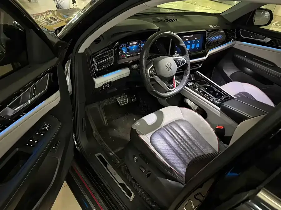 Volkswagen Teramont 2023 Touron 380TSI 4WD Luxury Edition 2023 — миниатюра 2