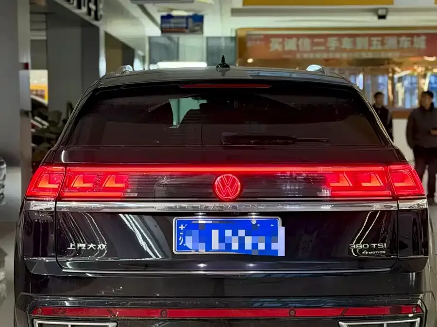 Volkswagen Teramont 2023 Touron 380TSI 4WD Luxury Edition 2023 — миниатюра 4