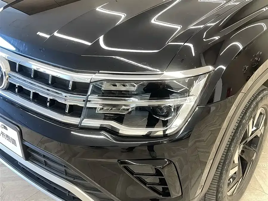 Volkswagen Teramont 2023 Touron 380TSI 4WD Luxury Edition 2023 — миниатюра 3