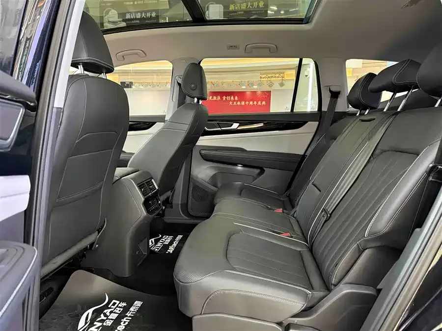 Volkswagen Teramont 2022 Touron 380TSI 4WD Luxury Edition 2022 — миниатюра 4