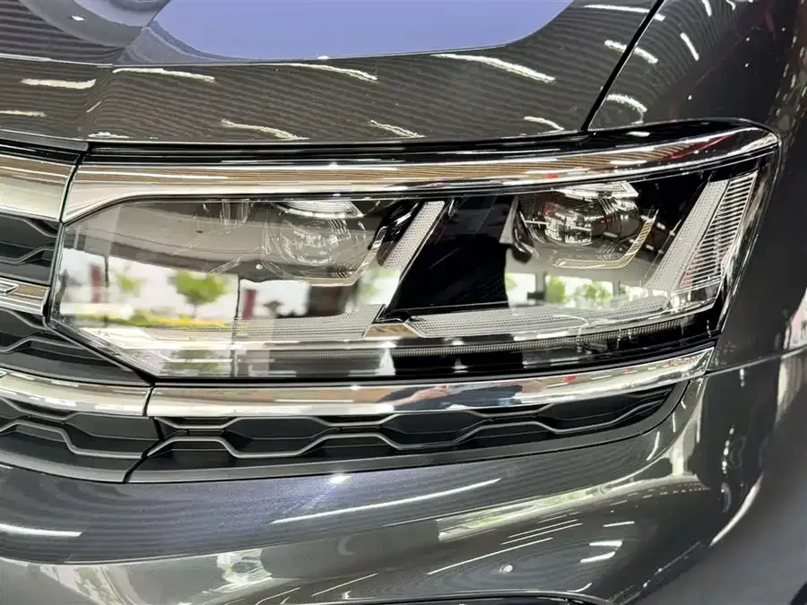 Volkswagen Teramont 2021 Touron Touron X 380TSI 4WD flagship version 2022 — миниатюра 3