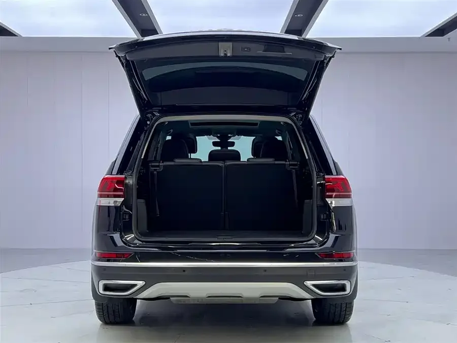 Volkswagen Teramont 2023 Touron 380TSI 4WD Luxury Edition 2024 — миниатюра 3