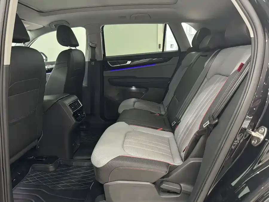 Volkswagen Teramont 2023 Touron Touron X 330TSI 2WD Luxury Edition 2024 — миниатюра 2