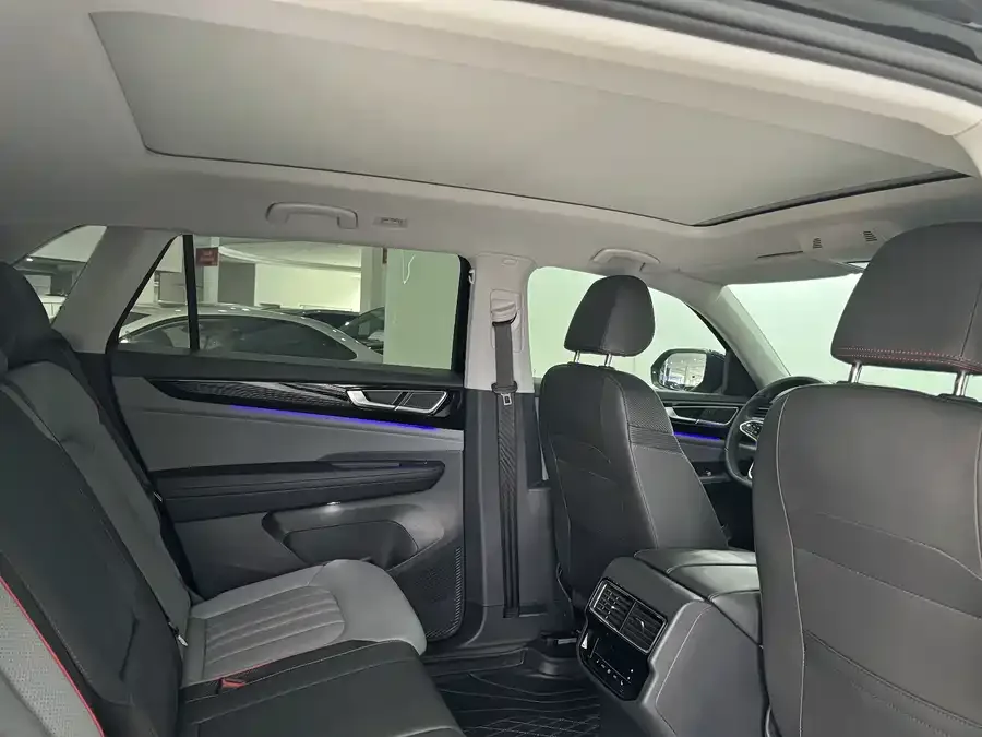 Volkswagen Teramont 2023 Touron Touron X 330TSI 2WD Luxury Edition 2024 — миниатюра 3