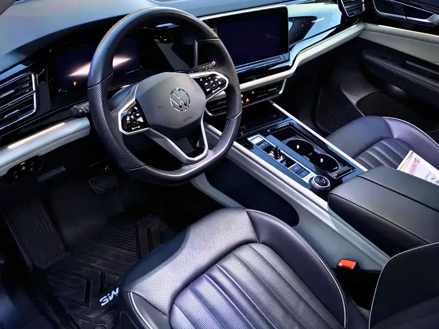 Volkswagen Teramont 2023 Touron 380TSI 4WD Luxury Edition 2022 — миниатюра 4