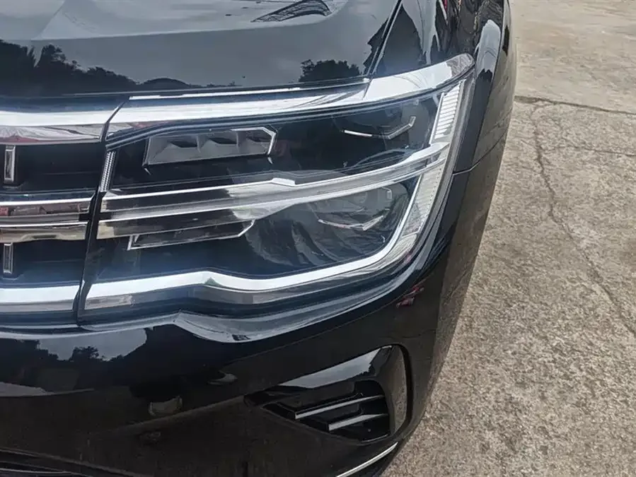 Volkswagen Teramont 2024 Touron 380TSI 4WD Dragon Edition 2024 — миниатюра 2