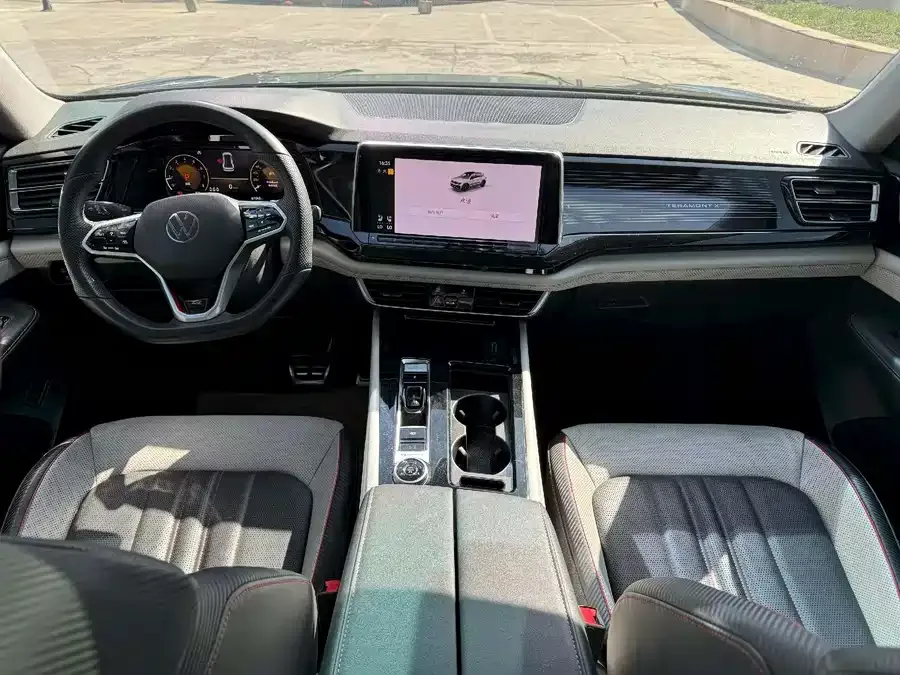Volkswagen Teramont 2023 Touron Touron X 380TSI 4WD Luxury Edition 2024 — миниатюра 2