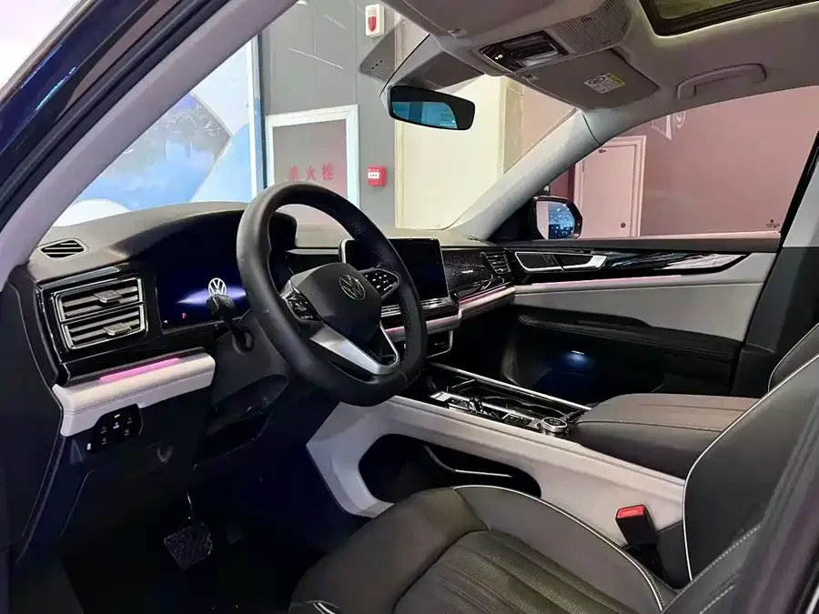 Volkswagen Teramont 2023 Touron 380TSI 4WD Luxury Edition 2023 — миниатюра 4