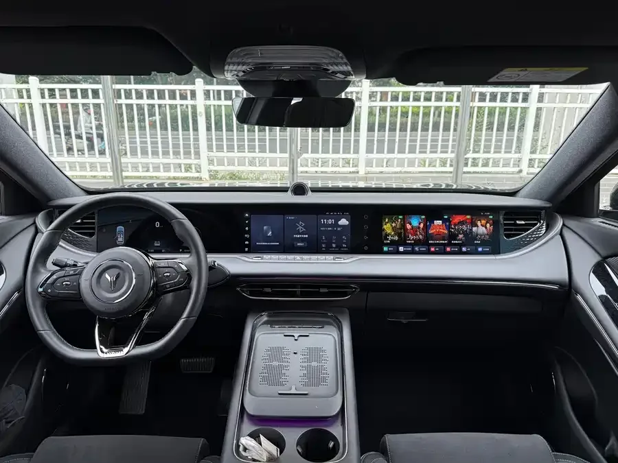 Voyah Lantu FREE VOYAH FREE 2025 318 318km RWD Touring Edition 2025 — миниатюра 3