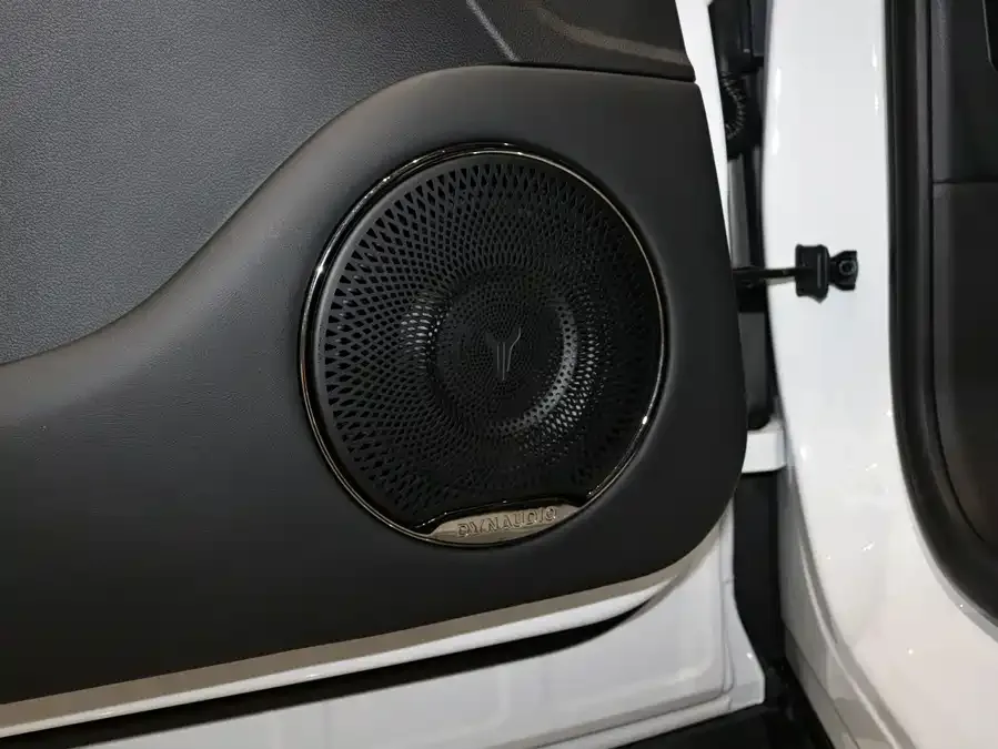 Voyah Lantu FREE VOYAH FREE 2025 318 318km RWD Touring Edition 2024 — миниатюра 2