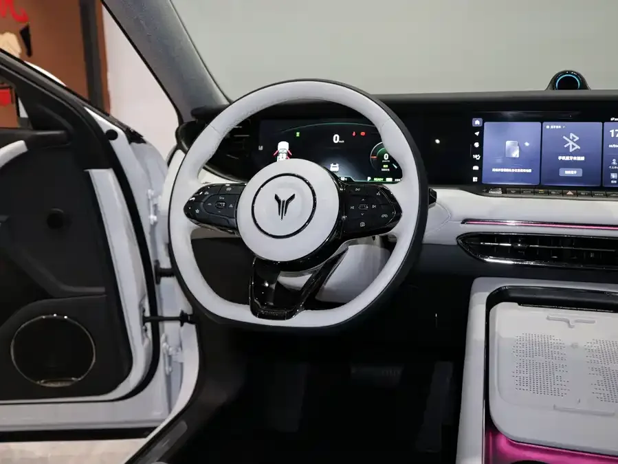 Voyah Lantu FREE VOYAH FREE 2025 318 318km RWD Touring Edition 2024 — миниатюра 5