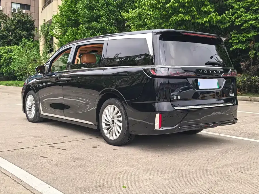 Voyah Lantu Dreamer 2022 Lantu Dreamer Low Carbon Edition 2023 — миниатюра 5