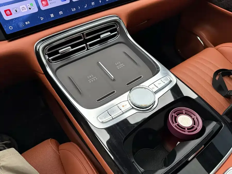 Geely Galaxy M9 Galaxy M9 2025 210km/h AWD Navigator Edition 2025 — миниатюра 3