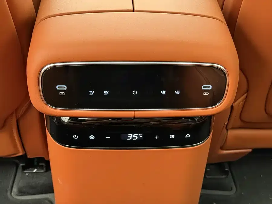 Geely Galaxy M9 Galaxy M9 2025 210km/h AWD Navigator Edition 2025 — миниатюра 5