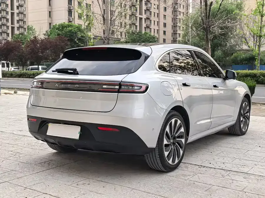 AITO M5 M5 2022 Extended Range 4WD Ultimate Edition 2022 — миниатюра 3